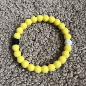 Medium yellow lokai